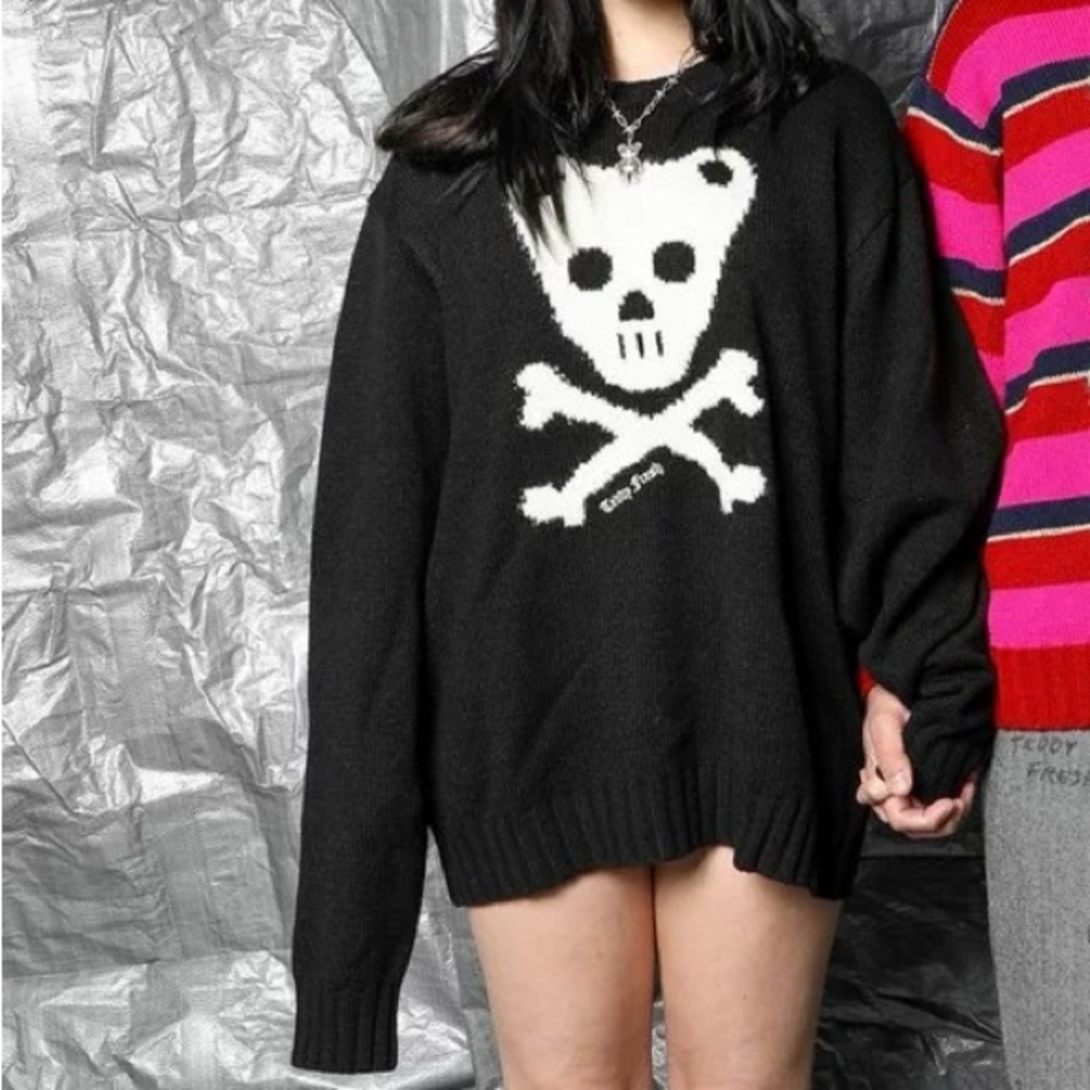 Teddy Fresh Black and White Skull Crew Neck Sweater